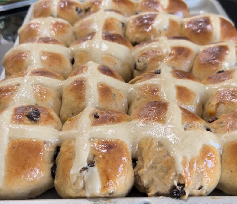 HOT CROSS BUN RECIPE BETTER THAN GROCERY STORE (HOT CROSS BUN BRITISH STYLE)